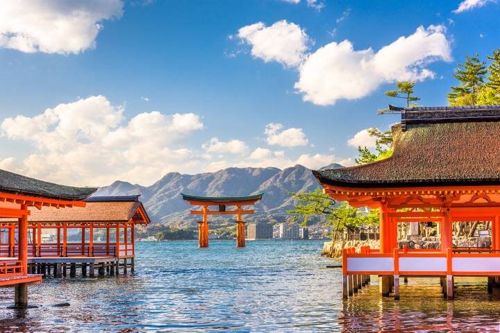 Best of Japan by Contiki - 13-Day Tokyo to Osaka Tour - Hakone’s ropeway and a night at a ryokan