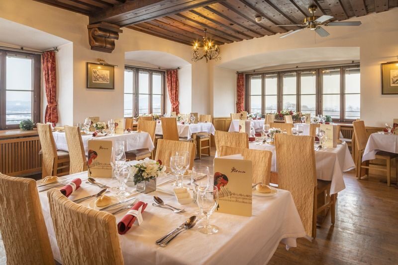 Best of Mozart Concert with Dinner in Salzburg - Dinner with a view, not a grand tasting menu