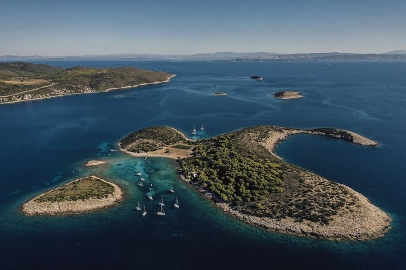 Blue Cave and 5 Islands Tour from Split - Budikovac and the swim stops