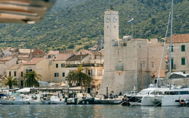 Blue Cave, Vis & Hvar Full-Day Speedboat Island Tour - Bisevo, Vis and Hvar by speedboat