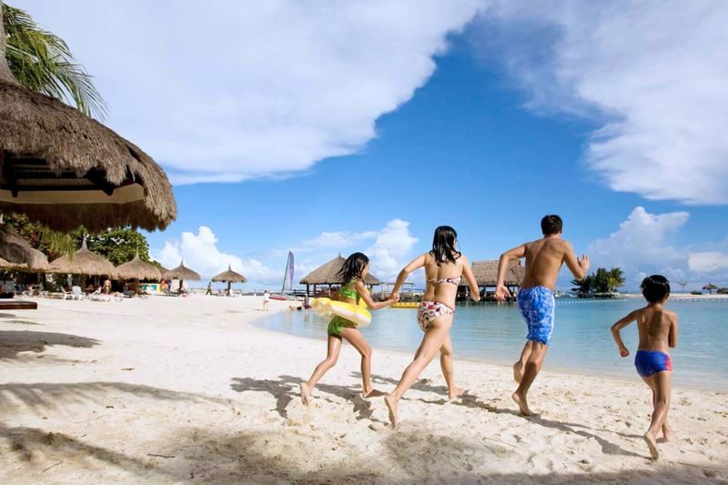 Bluewater Maribago Beach Resort Day or Night Use in Cebu - The main pool and the question of access