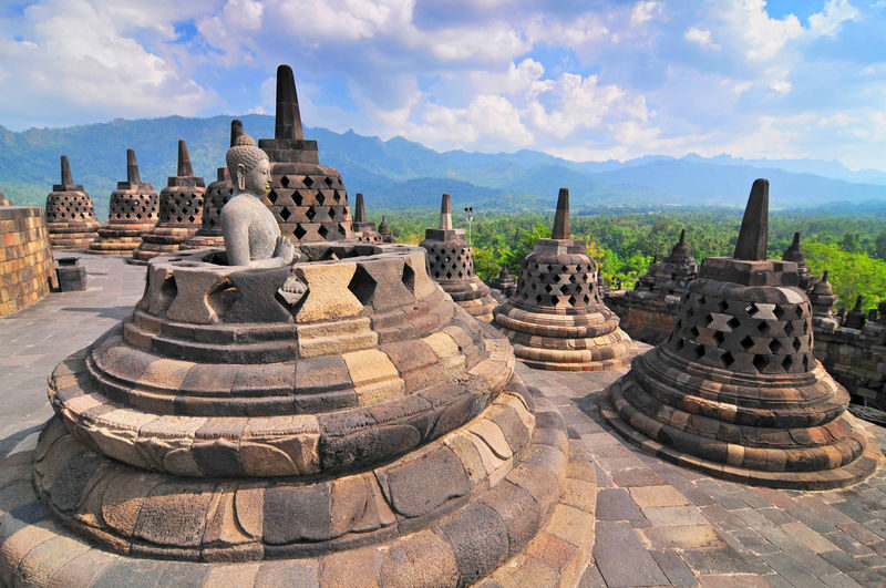 Borobudur Temple (Climb + Guided) Tour in Yogyakarta - The driver, the guide and the private-car difference