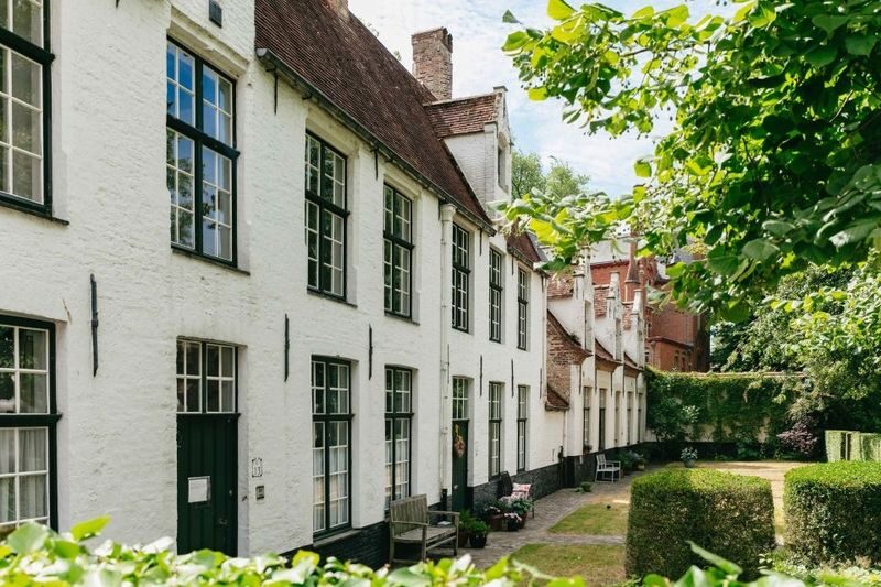 Bruges and Ghent Day Tour from Brussels - Bruges: canals, squares, and a medieval center