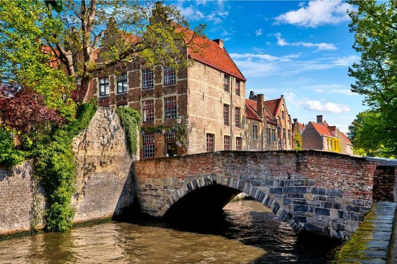 Bruges Half-Day UNESCO Heritage City Highlights Tour - From Minnewater to the Begijnhof