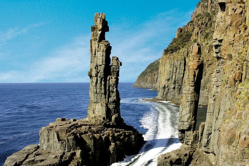 Bruny Island Wilderness Cruise Day Tour from Hobart or Kettering - The ride: sea caves, spray and open water