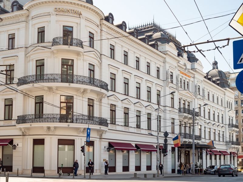 Bucharest Half-Day Historical & Cultural Exploration - What the Royal Palace and Parliament theme tells you