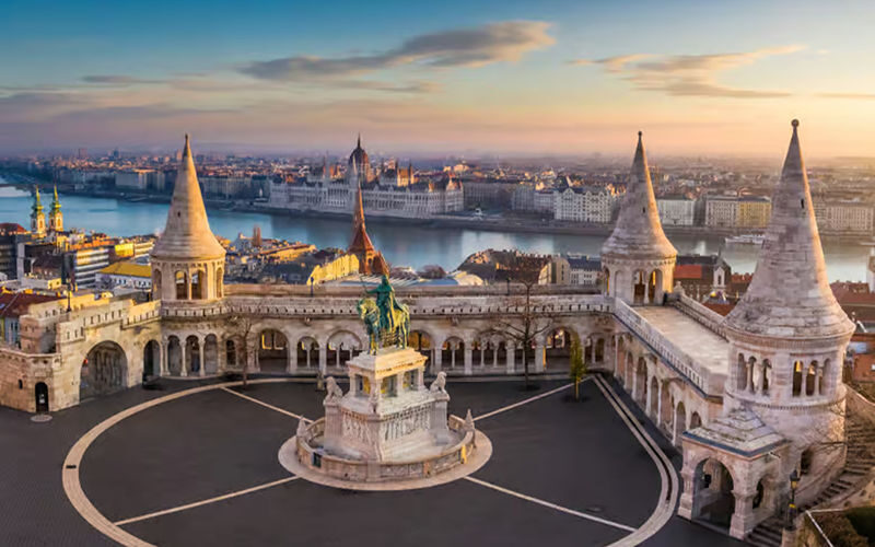 Budapest Card Visitor Pass - Getting around by bus, metro, tram, and trolleybus