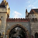 Budapest Haunting Stories Exploration Game and Trip - Heroes’ Square is the natural place to begin