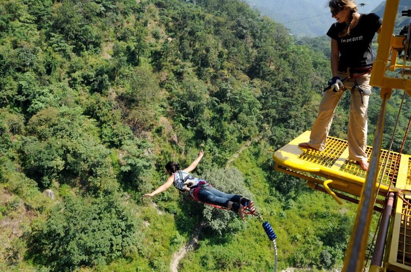 Bungee Jumping in Rishikesh - The platform, crew, and safety routine