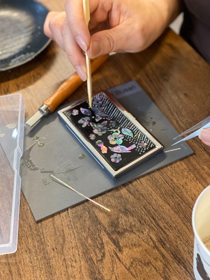 Busan Mother-of-Pearl Craft Class with Tea ceremony - What happens during the 60-minute session