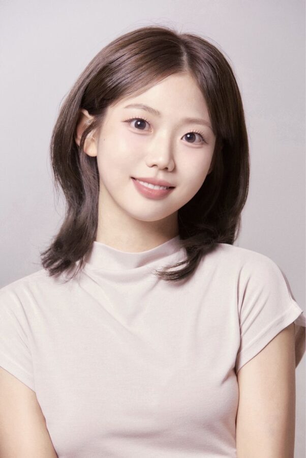 by B. makeup Seoul: Authentic K-Pop Idol & Daily Styling Experience - Choosing between daily and idol styling