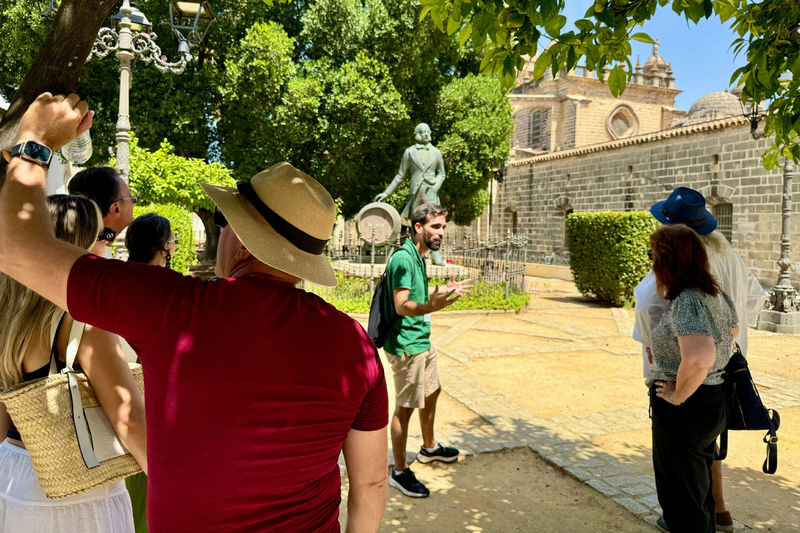 Cadiz and Jerez de la Frontera one-day tour from Seville - Cádiz: plazas, cathedral, and the Atlantic