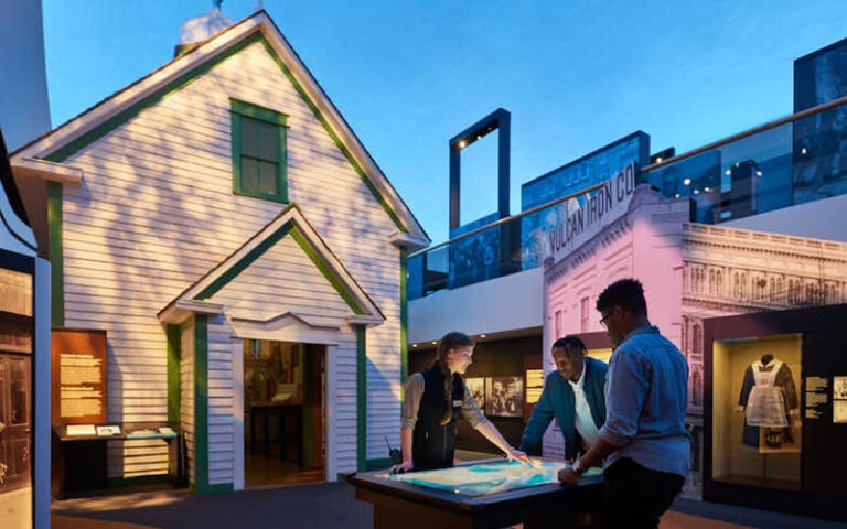 Canadian Museum of History Ticket - Check the special exhibitions before you choose your route
