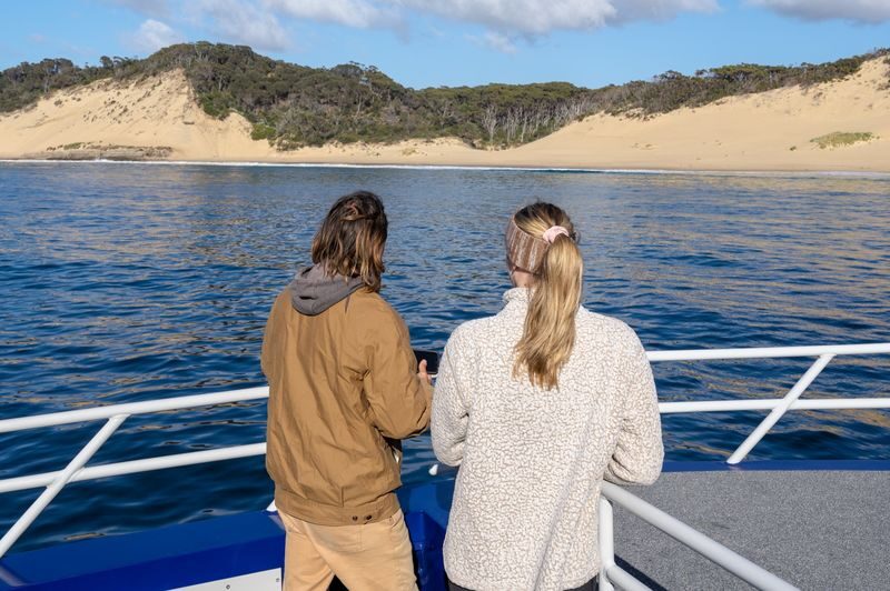 Cape Raoul Cruise - Cliffs, caves and pale beaches