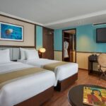 Capella 2D1N Cruise: Ha Long Bay & Lan Ha Bay - Lunch with the bay in view