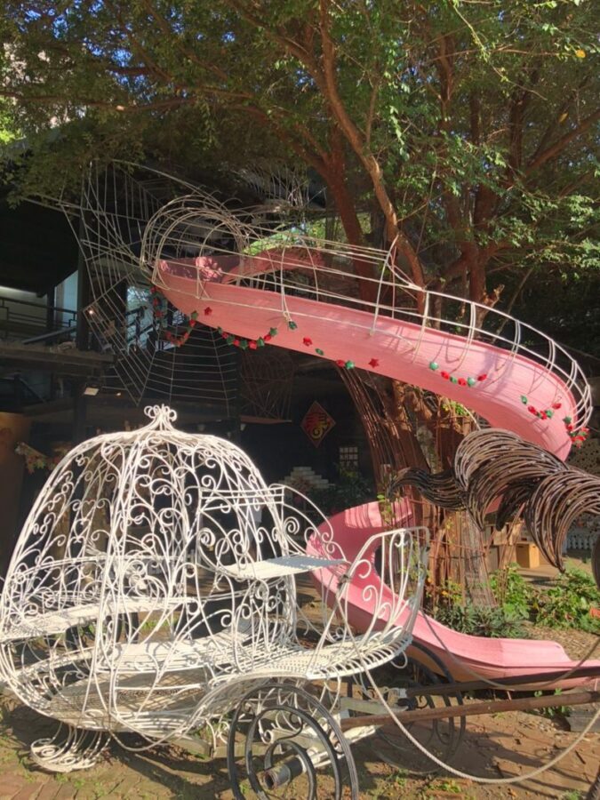 Carton King Creative Park Ticket in Taichung - Take the cardboard train for a short loop