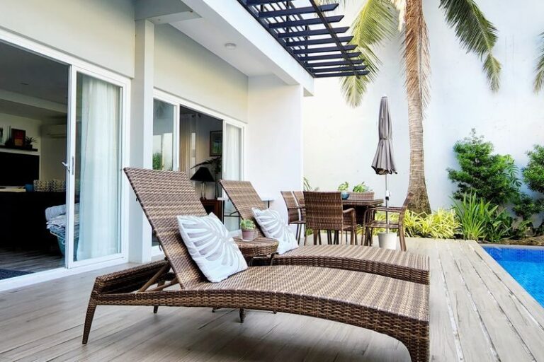 Casita Beachfront in Batangas - Arrival: find the house and meet Frisco and Tina
