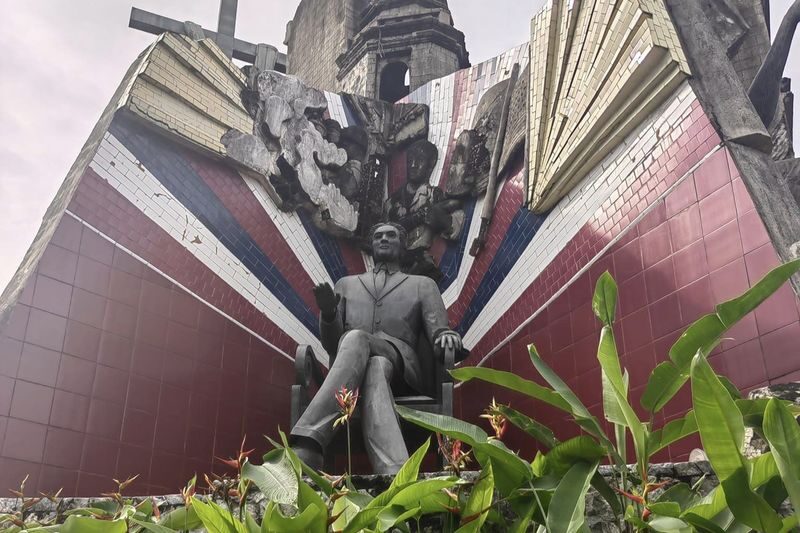 Cebu City Half-Day Historical & Street Food Tour - Magellan’s Cross and Fort San Pedro