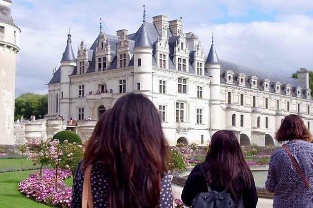 Chambord and Chenonceau Tour in Loire Valley from Tours - Chenonceau: gardens and polished architecture