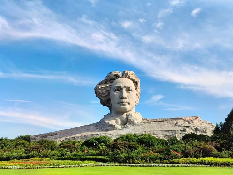 Changsha Yuelu Mountain & Orange Isle Full-Day History Tour - What the history focus means for your day