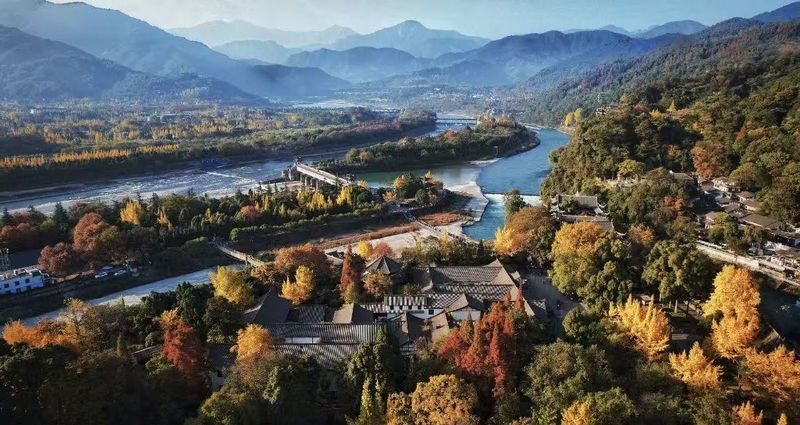 Chengdu Dujiangyan & Sanxingdui Full-Day Museum Tour - Dujiangyan makes more sense with a guide