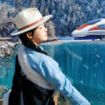 Chengdu to Jiuzhaigou High-Speed ​​Rail Round 1 day trip - The station pickup and the road to the park