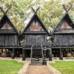 Chiang Mai: 2 Temples and Golden Triangle with Longtail Boat - Mae Kachan Hot Spring: a welcome roadside pause