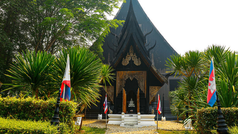 Chiang Mai: Blue White Black Temple in Chiang Rai - Leaving Chiang Mai before the city wakes