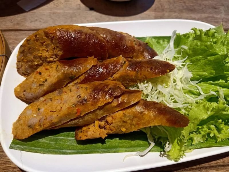 Chiang Mai Gate Market Half-Day Private Street Food Tour - The 7:30 pm walk: Wua Lai or Tha Pae