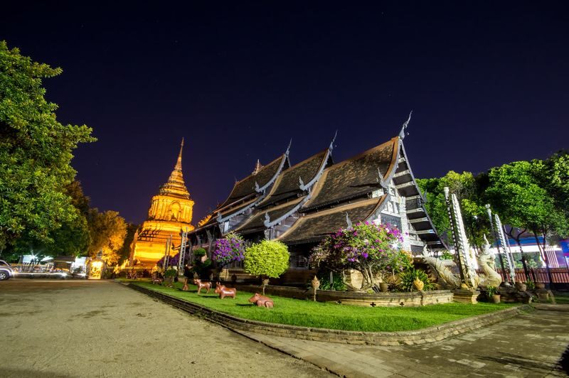Chiang Mai: Historic Old City Bike Tour - Morning or Night - Tha Phae Gate puts Chiang Mai’s old center in context