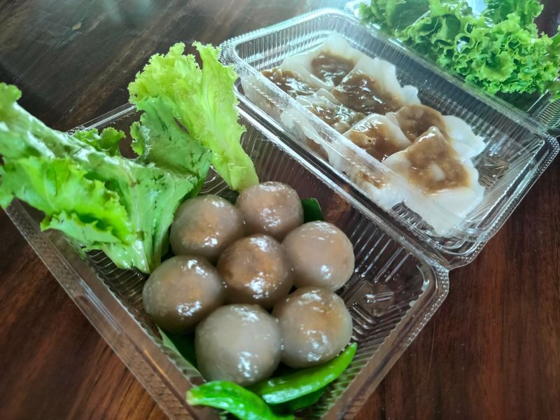 Chiang Mai Michelin Food Walking Tour - Noodles with a local story