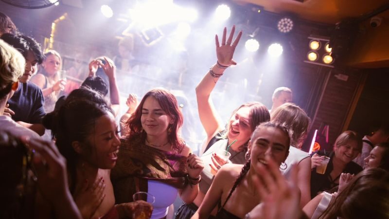 Chiang Mai: Pub Crawl - What the host and group add