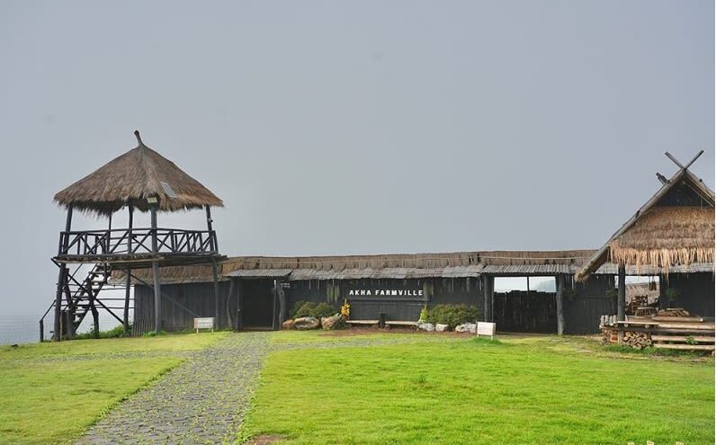 Chiang Mai Wat Rong Khun & Akha FarmVille Full-Day Tour with Transfers - Yayo Cafe gives the day room to breathe