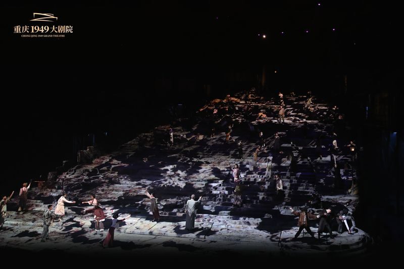 "Chongqing 1949" must-see Hongyan performance in Chongqing, 360-degree rotating auditorium, recreating Chongqing of 70 years ago - A dramatic story with a serious point of view