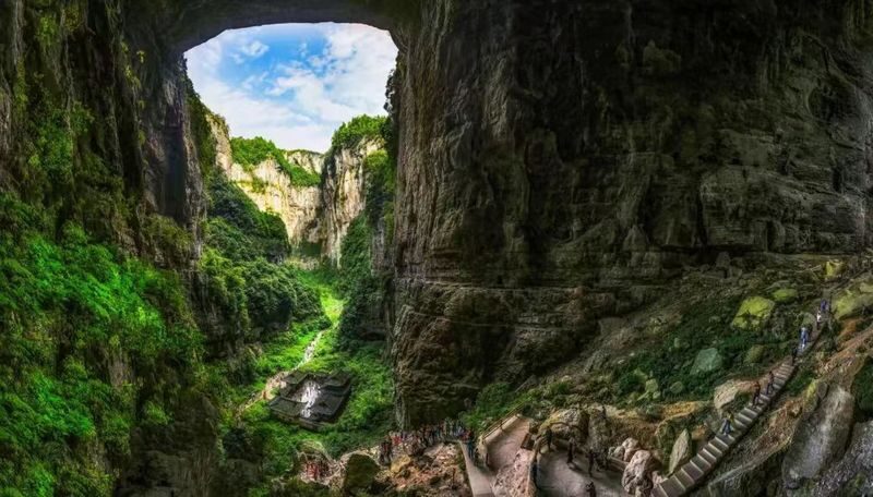 Chongqing Wulong Three Natural Bridges & Longshuixia Fissure & Chiyou Jiuli City 2-Day Pure Tour - Longshuixia: A cooler, closer look at the rock