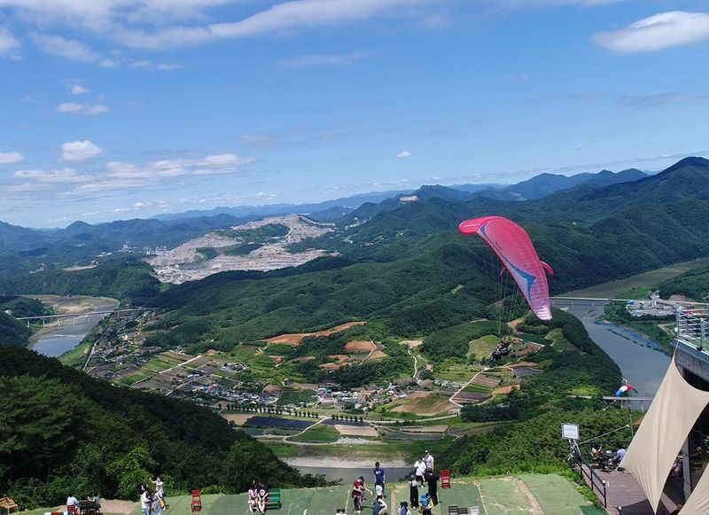 ChungBuk Danyang Paragliding in a worldwide paragliding - CAFE SANN - Choosing Basic, Dynamic, Healing, or Special
