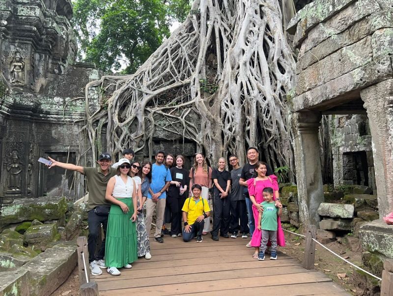 Classic Angkor Wat Sunrise or Sunset Small Group or Private Tour - Sunrise or sunset: choose your kind of light