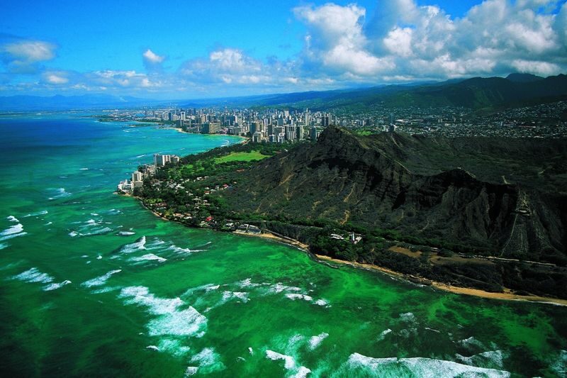 Complete Island Oahu Helicopter Tour - Diamond Head and the changing Honolulu coast