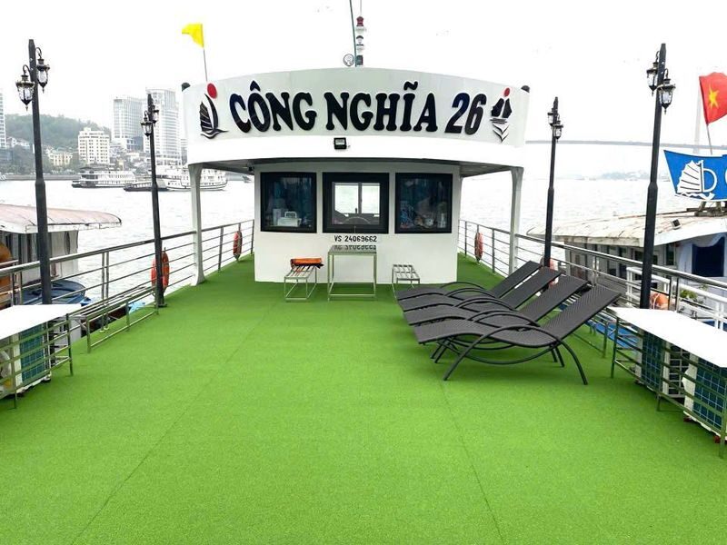 Cong Nghia Day Cruise: Ha Long Bay, Thien Cung with Japanese Guide - Ba Hang Cave by kayak or bamboo boat