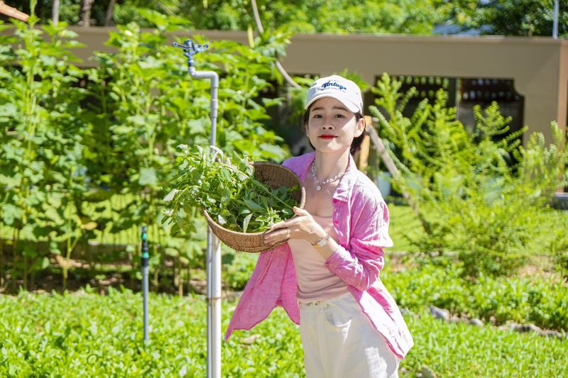 Cooking Class, Candle Workshop & Wellness Retreat in Phu Quoc - The morning ride and garden visit