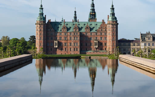 Copenhagen Kronborg Castle, Roskilde & Viking Museum Full-Day Tour with Guide - Kronborg Castle: the grand opening act