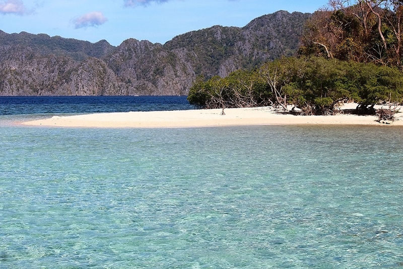 Coron Super Ultimate Day Tour - Barracuda Lake and its unusual water layers