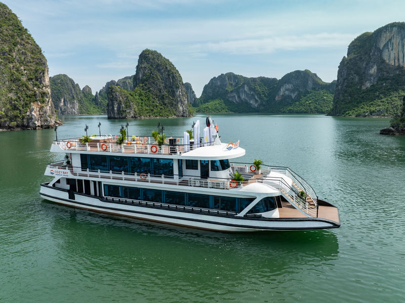 Cozy Bay Day Cruise: Ha Long Bay, Sung Sot, Ti Top - Boarding Cozy Bay Premium Cruise
