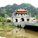 Custom Private Tour: Ninh Binh, Bai Dinh, Hoa Lu, Trang An, Tam Coc, Hang Mua with Vietnamese or English Speaking Driver - Hoa Lu gives the day a historical anchor