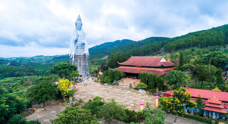 Da Lat Cultural Day Tour with Elephant Waterfall - Flowers at Van Thanh Village