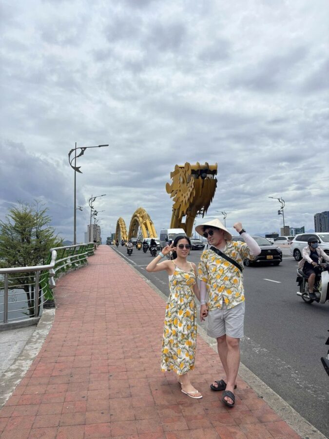 Da Nang 2 Popular Spots Half-Day Downtown Highlights Tour - What to expect at the two popular spots