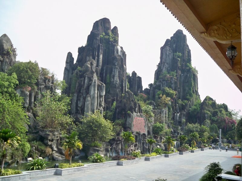 Da Nang City & My Khe Beach Private Half-Day Tour with An Spa Experience & Korean Guide - Marble Mountain: caves, pagodas and stonework
