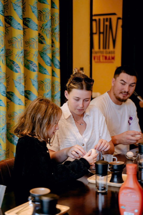 Da Nang Phin Coffee Class With Egg, Salt & Coconut Styles - The 60-minute brewing session