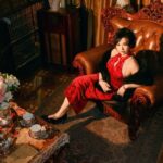 Da Xin Photo Studio | Exclusive Old Shanghai Vintage Photoshoot - Choosing your qipao and getting ready