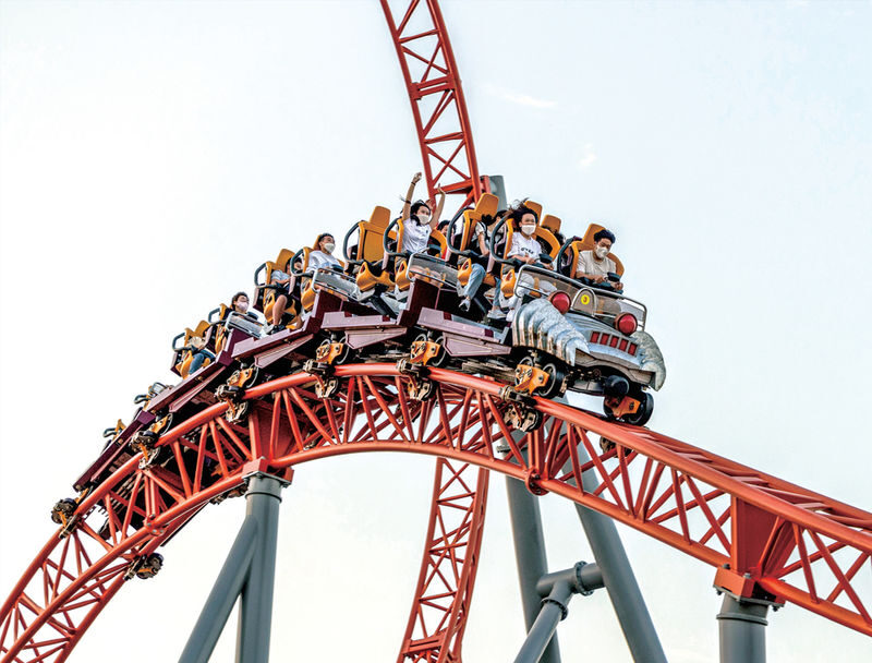 Daegu E-World/Busan Lotte World Shuttle + Ticket from Busan/Daegu - Six hours and 40 minutes inside the park